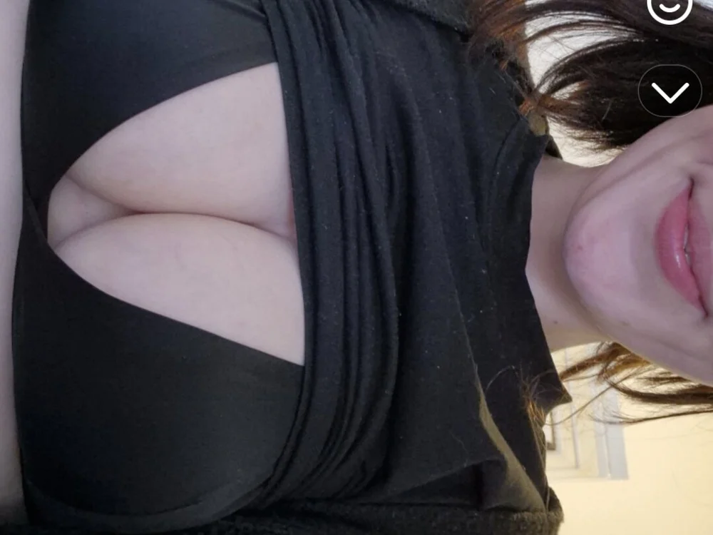 millie995's Offline Chat Room