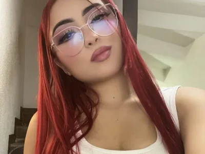 Vicky_Rousseau on StripChat