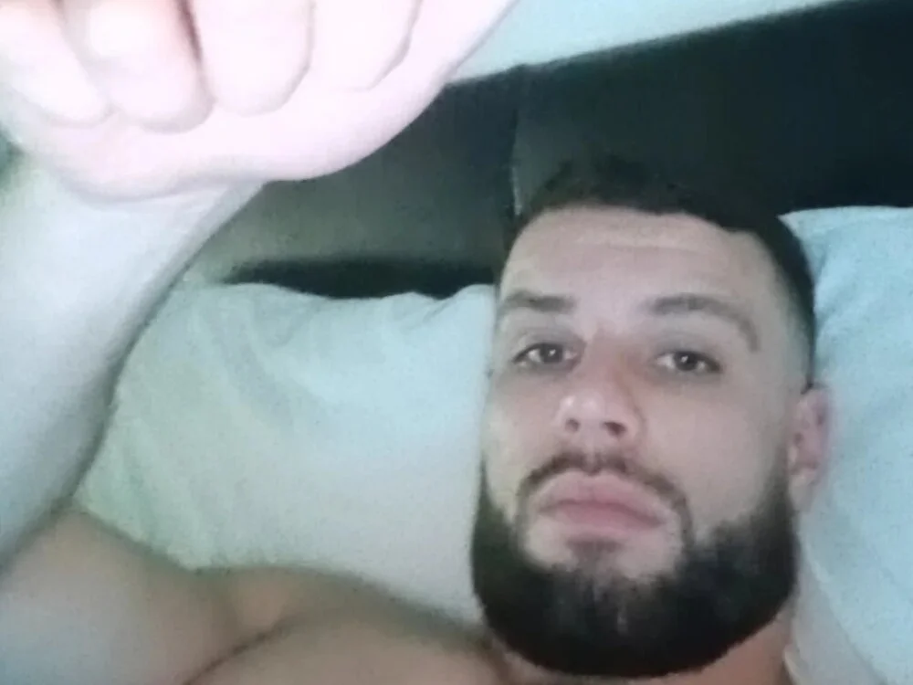 Jamesstpatrick1996 Offline XXX-Chat