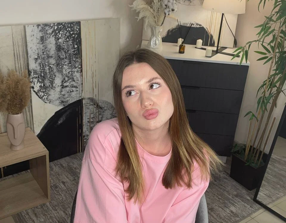 SerenelLee offline chatrum