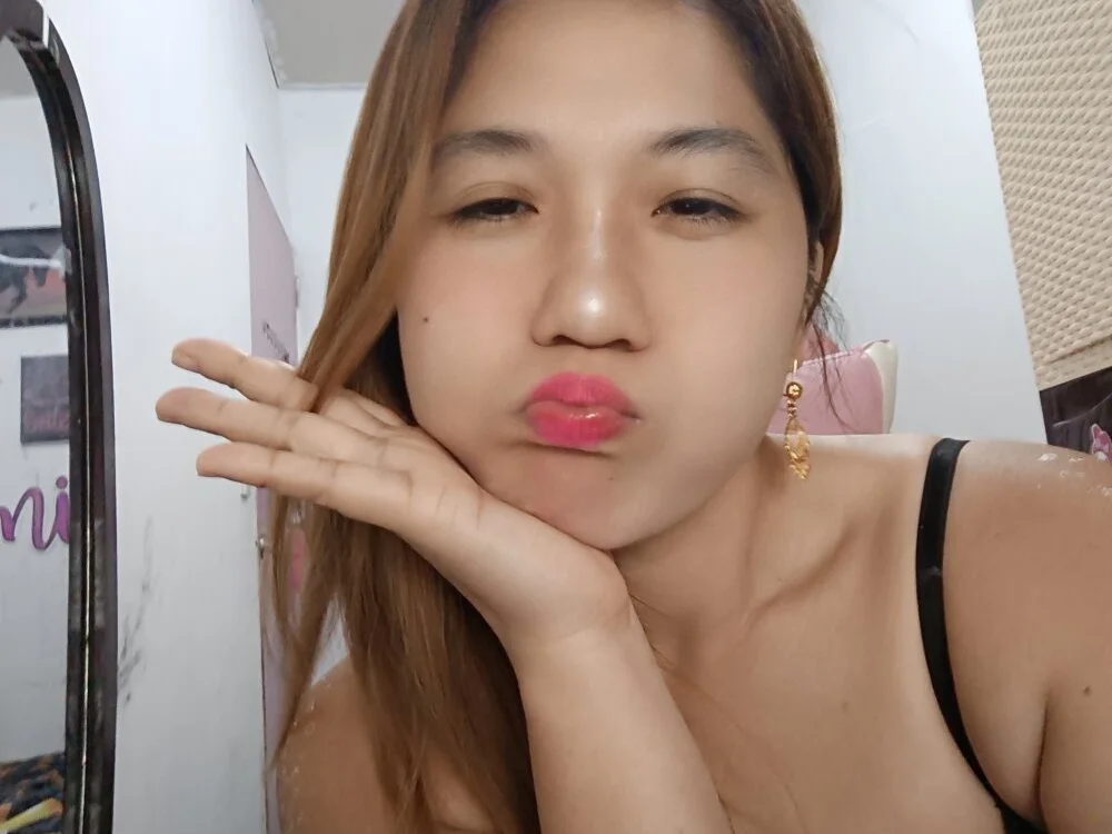 lovelymie0825 offline XXX-chat