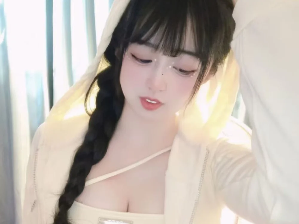 sisi-shuiduoduo's Offline XXX Chat
