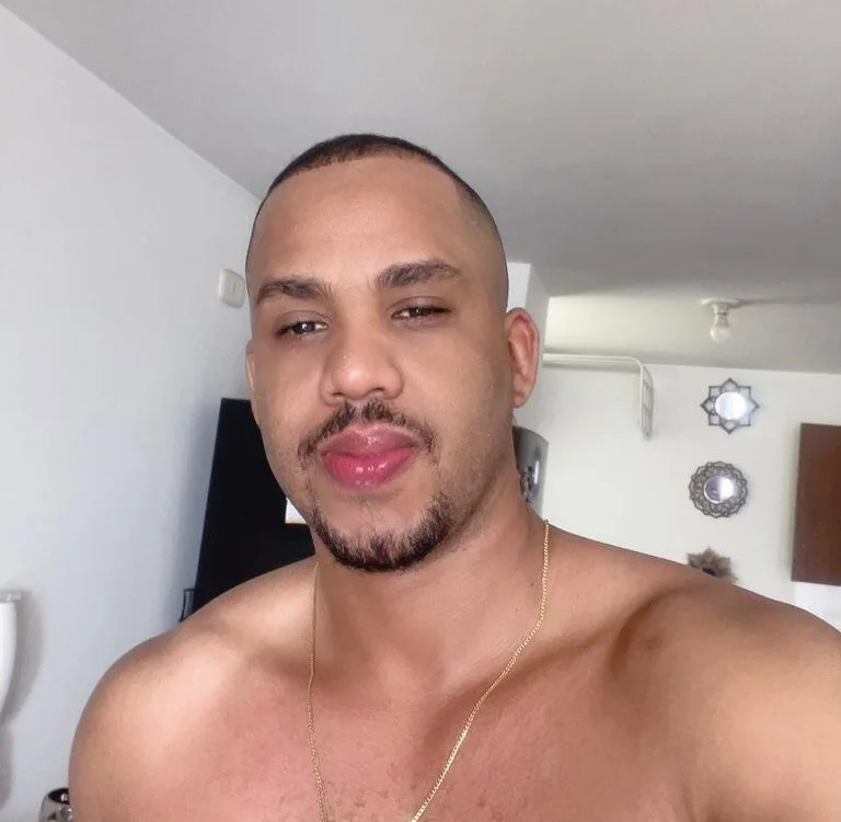 cuki1235's Offline Chat Room