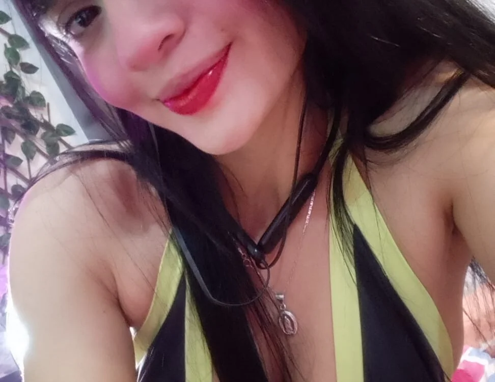 Sarahgin's Offline XXX Chat