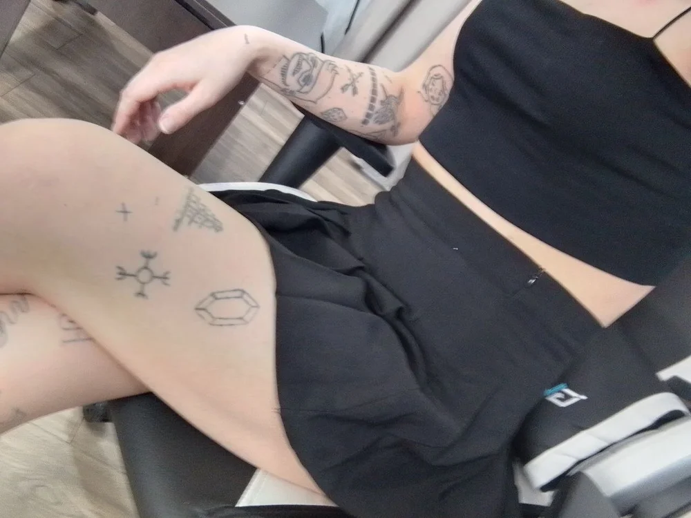 elli_26's Offline Chat Room
