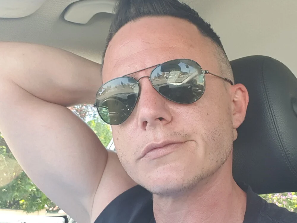 TroyDieselXXX 離線 XXX 聊天