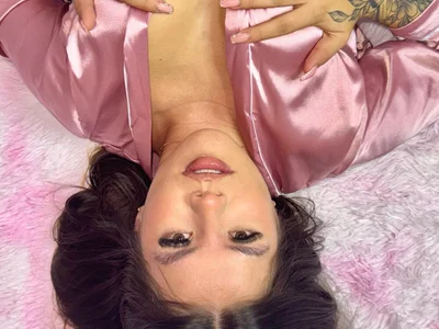 Emma_Glutton - big tits young