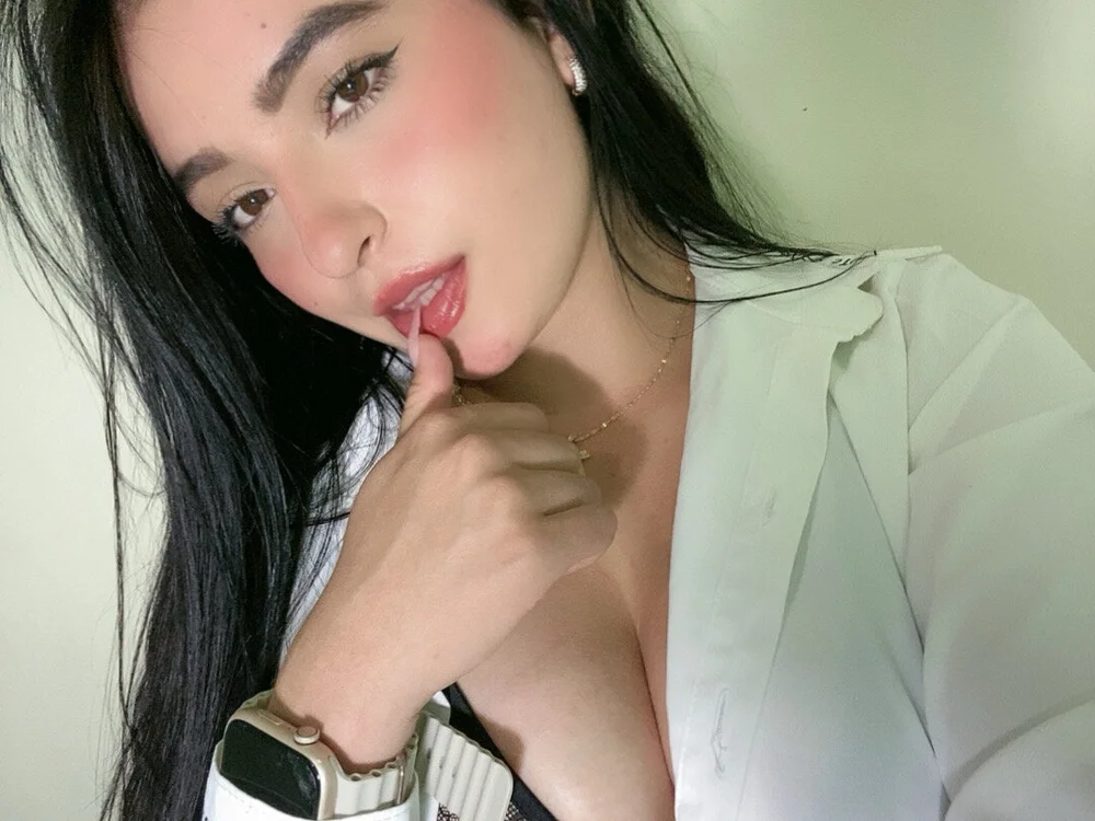 Isa_bunny777 cam model