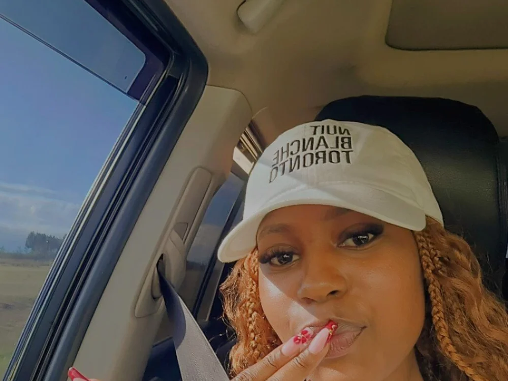 Sashakay23 offline chatrum