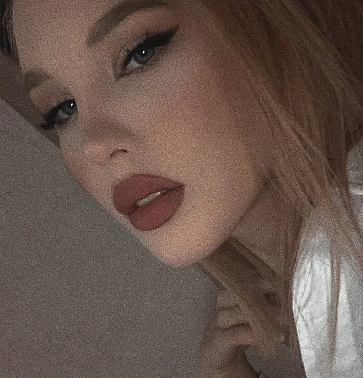 SoCharmingKitten's Offline Chat Room