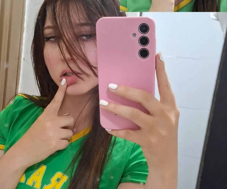Aliciacutte- offline chatrum