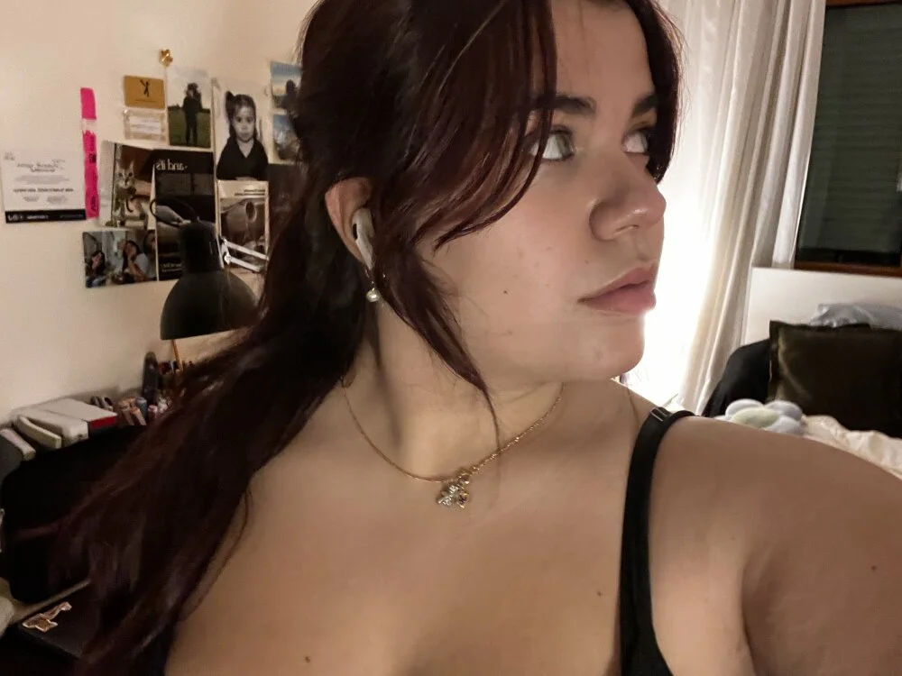 risa2007 Adlı Modelin Çevrimdışı XXX Sohbeti