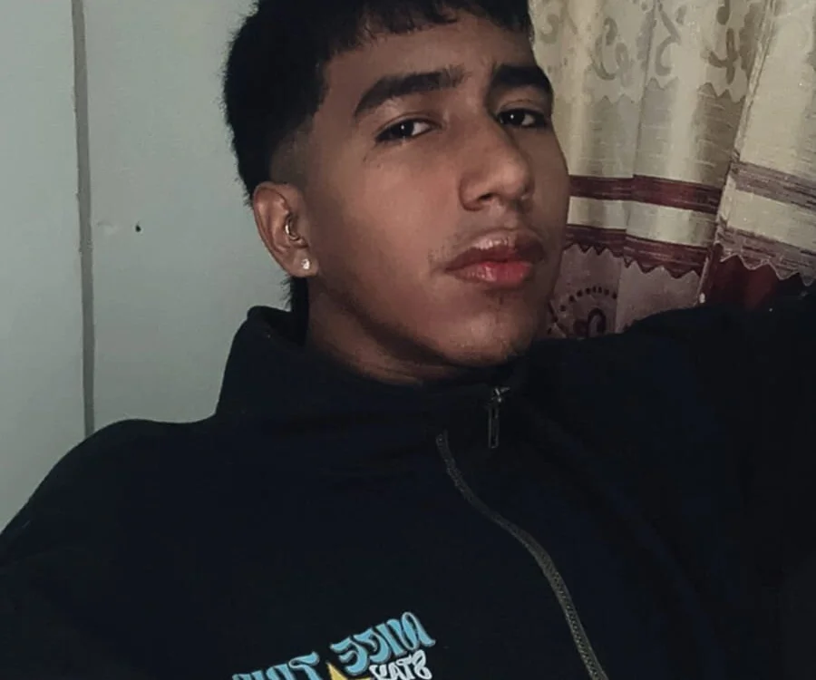 ender_h0t Offline XXX Chat