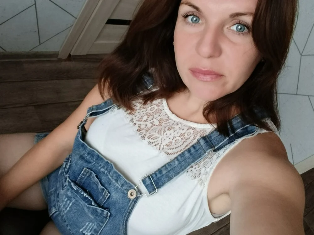 KateMorana 离线XXX聊天