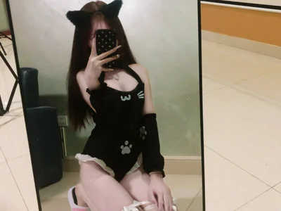 MMssiii Female Squirtasian Nude Webcam
