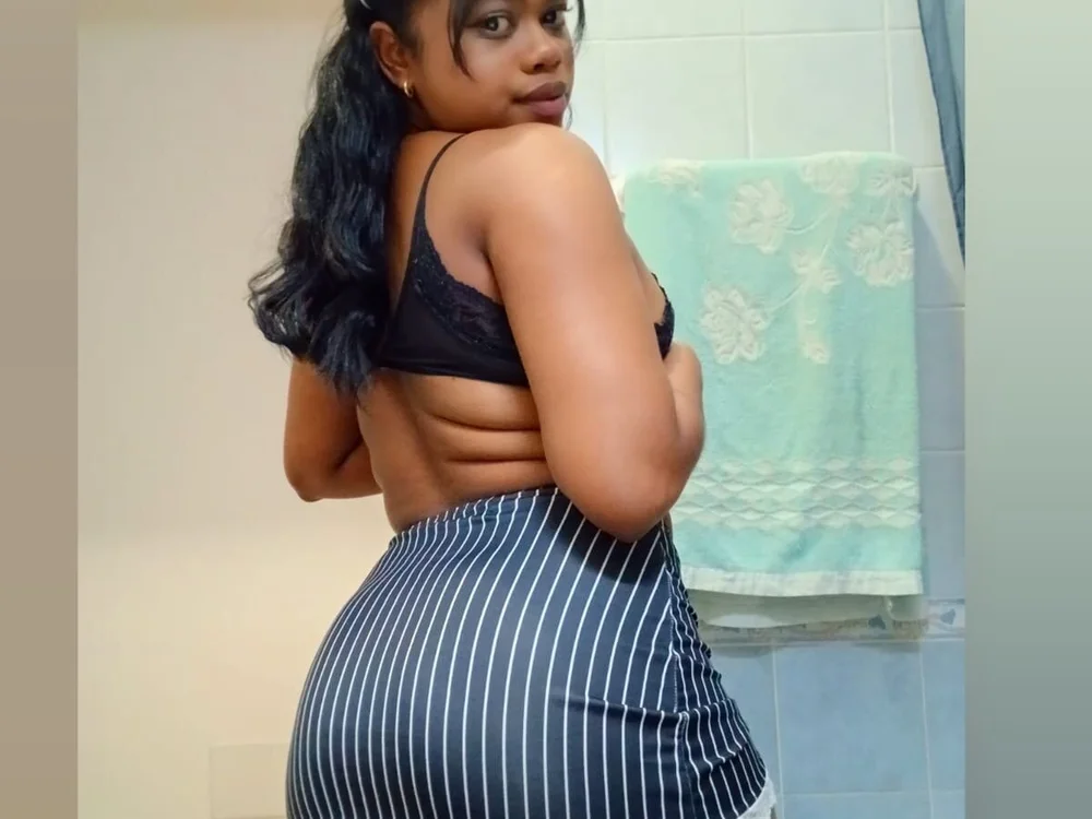 juliana_smithh Adlı Modelin Çevrimdışı XXX Sohbeti
