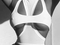 Sweetie_kins' Live XXX Chat