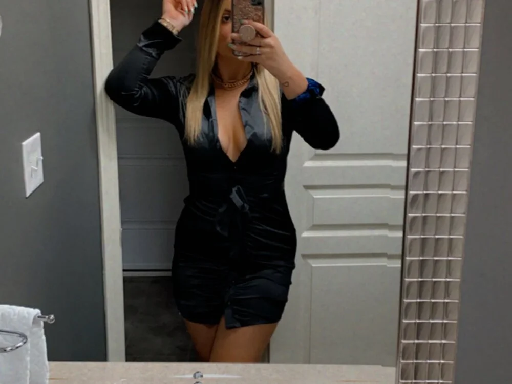 BaileyBillions' Offline XXX Chat