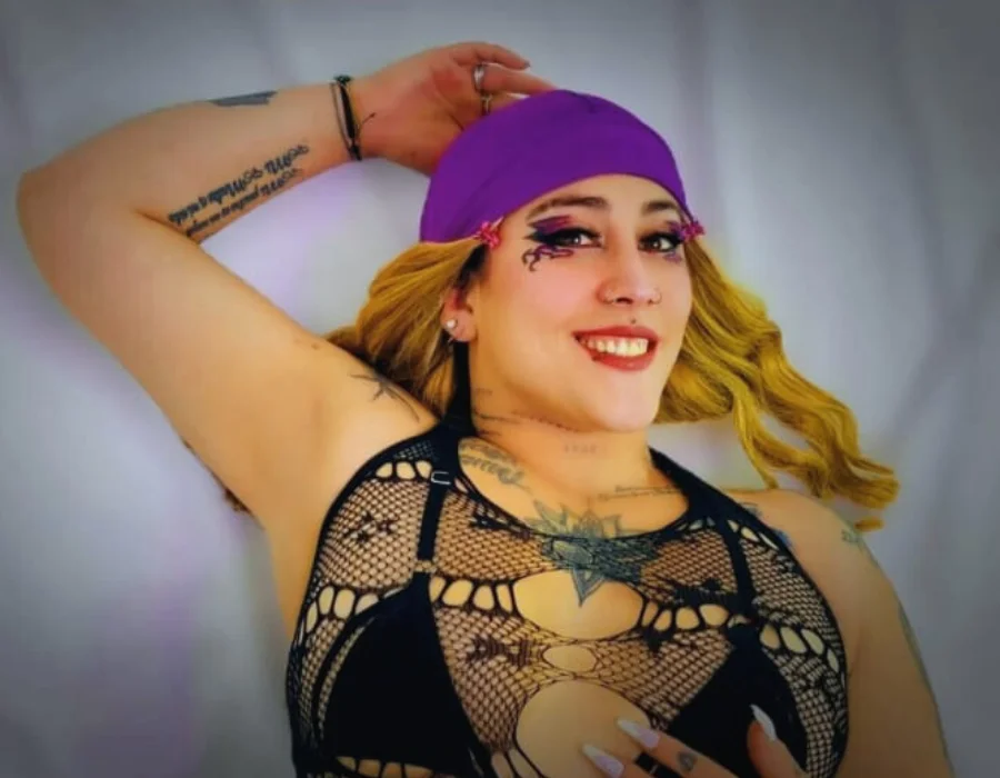 lena_collen's Offline Chat Room
