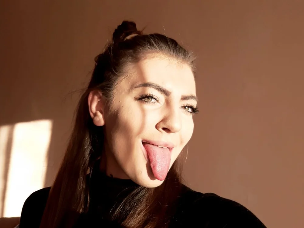 selena_clark's Offline XXX Chat