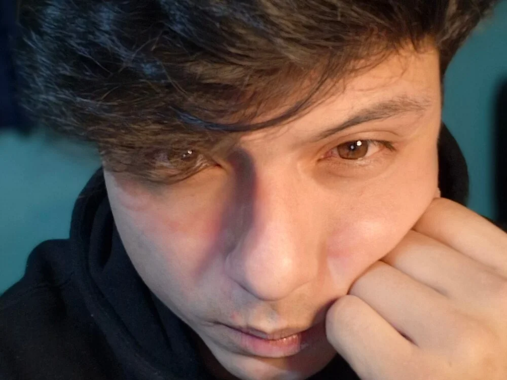 Ais_B10 Adlı Modelin Çevrimdışı XXX Sohbeti