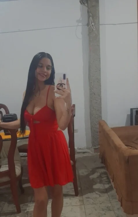 madele_ine's Offline Chat Room