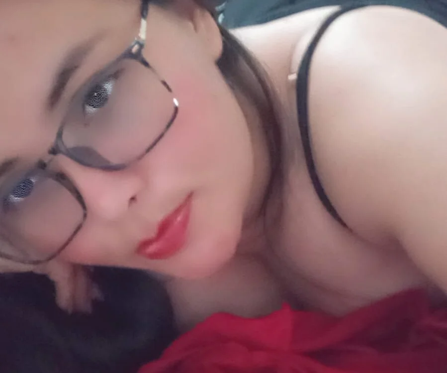 Sara_Lush's Offline Chat Room