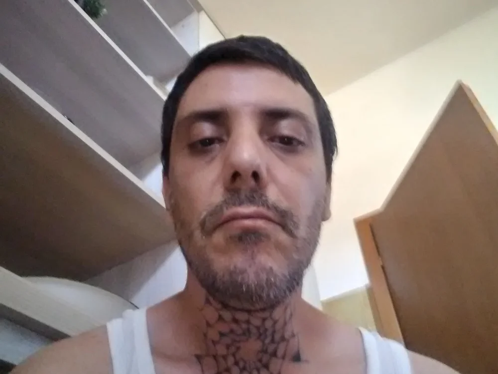 Offline chatovací místnost chupopezones