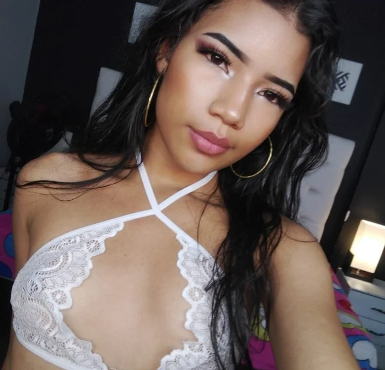 carolineDallas' Offline XXX Chat