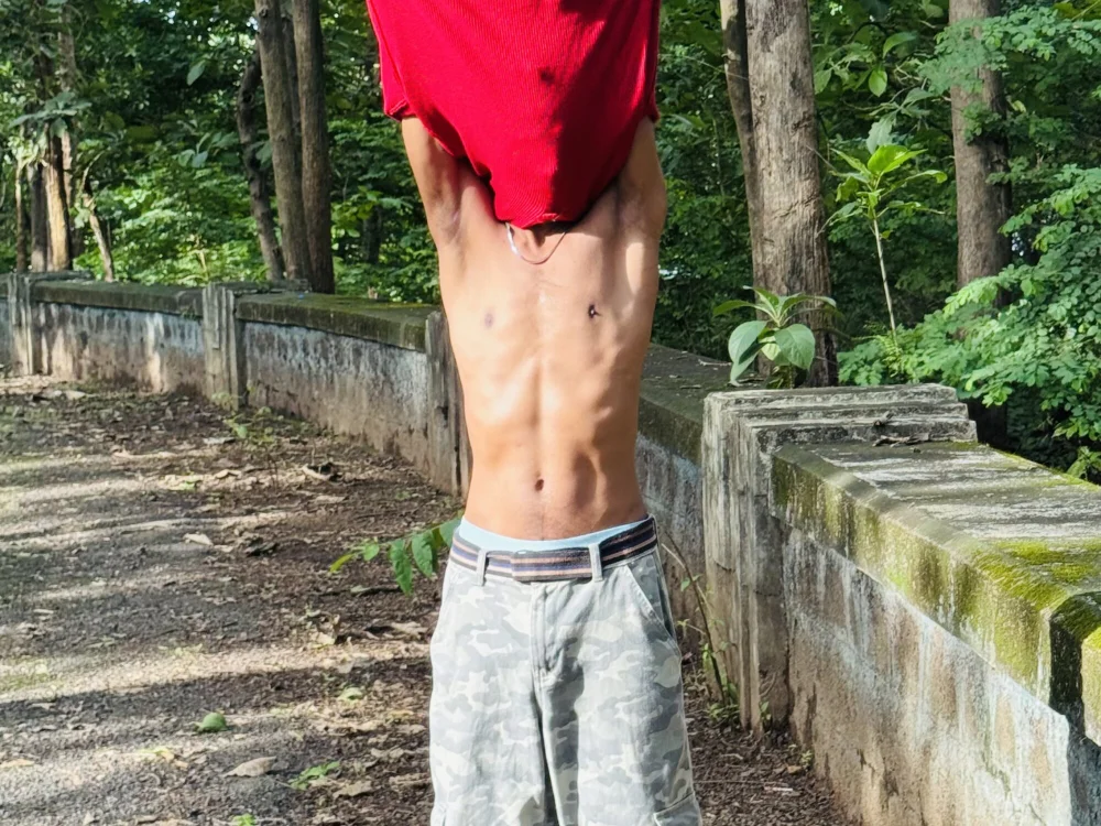 Hung__bottoM cover photo