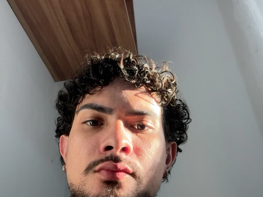 FernandoMonteiroo's Offline XXX Chat