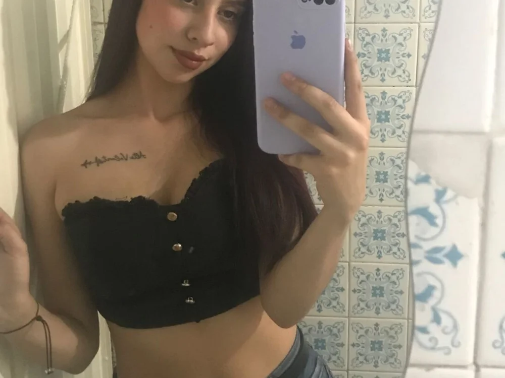 Aislinn_t's Offline XXX Chat