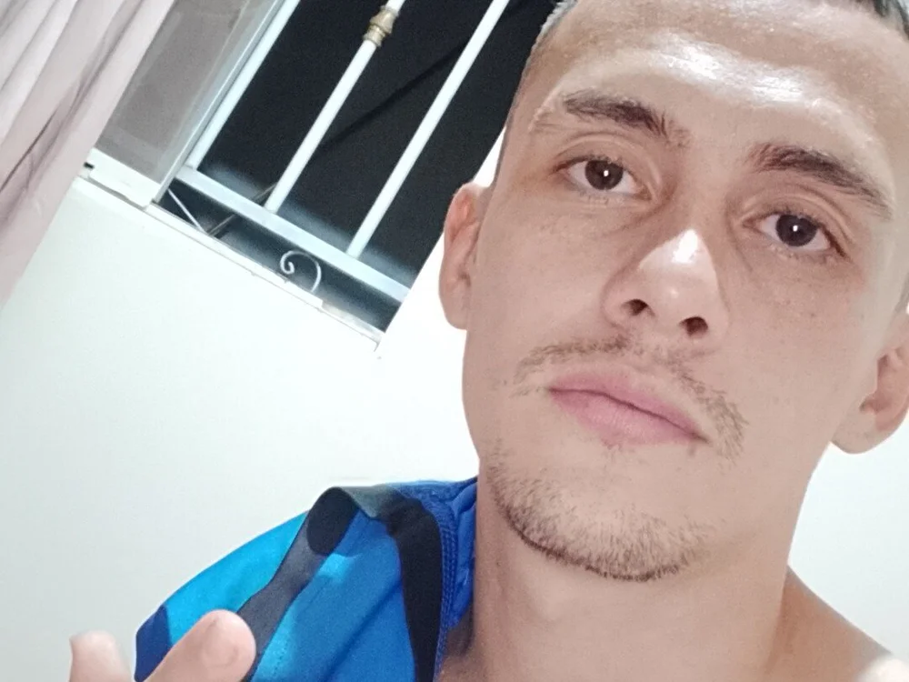 Cachorro7774's Offline Chat Room