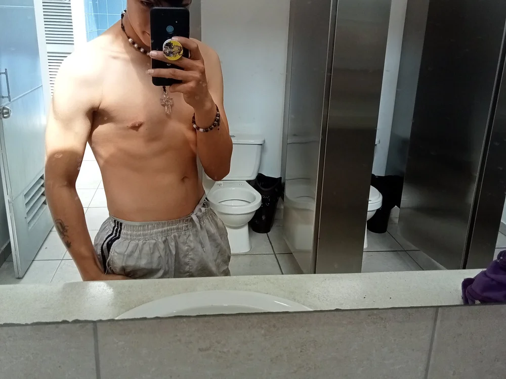 hot_boy_favorite offline chatrum