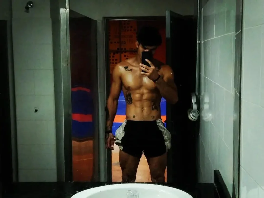 Nick_MaXXX offline chatrum