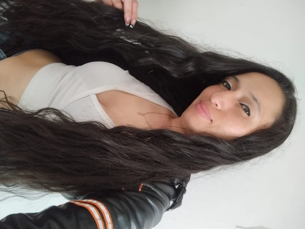 AFRODITASEX23's Offline XXX Chat