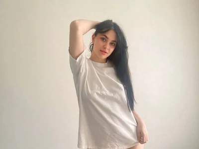 Apolinariyaa Female Student Free Webcam Strip
