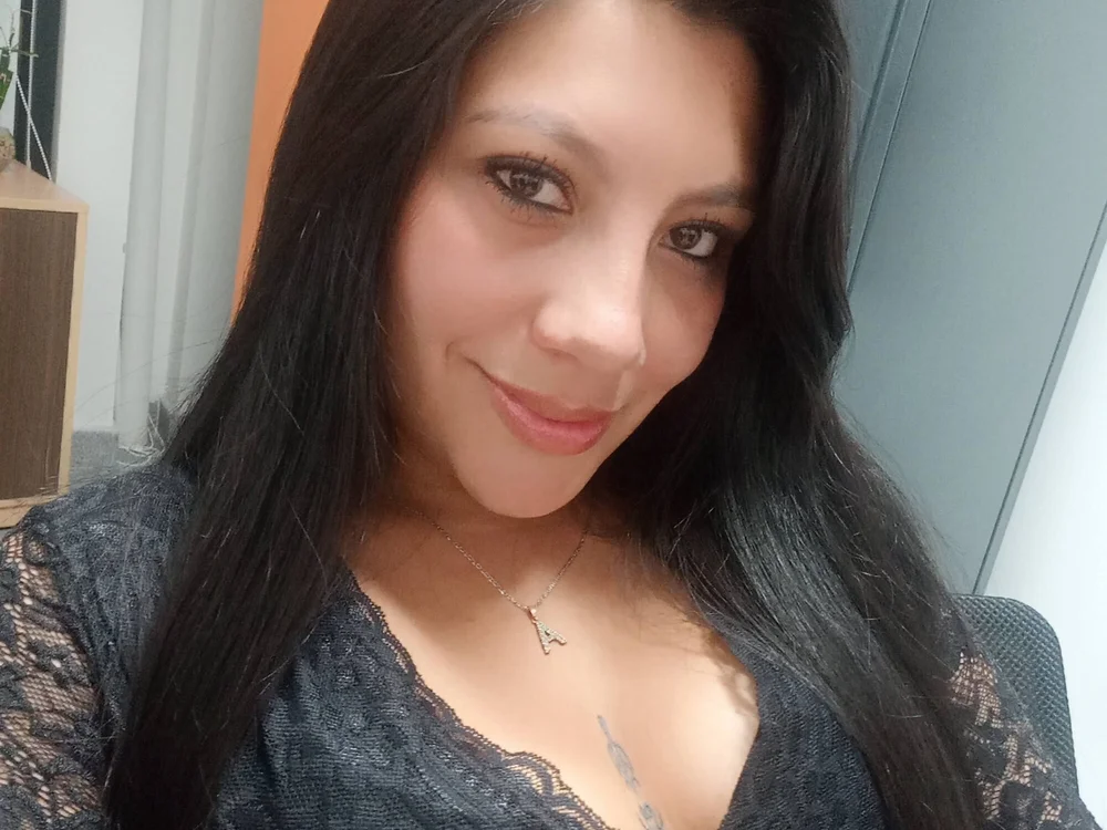 venusr00m's Offline Chat Room