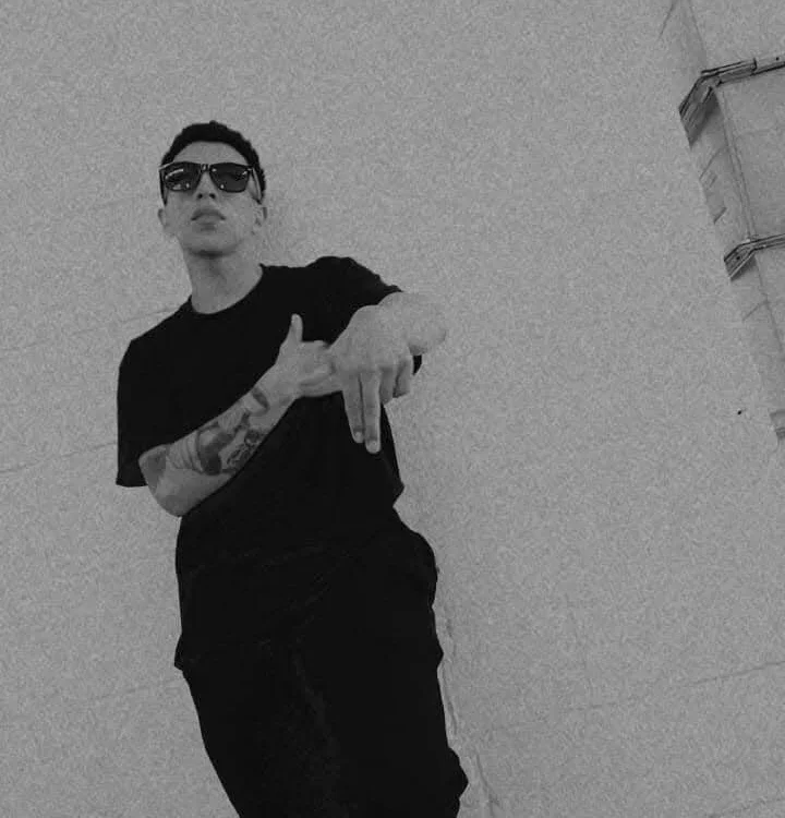 kevonzz Adlı Modelin Çevrimdışı XXX Sohbeti