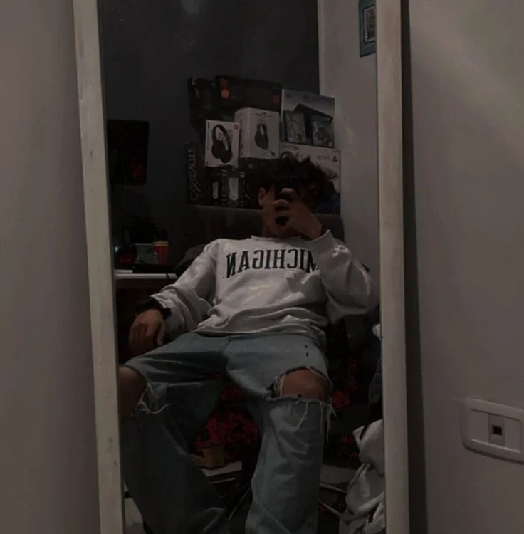 AoA-BoyStudent Offline XXX-Chat