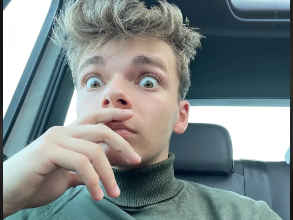 Offline XXX chat modela alexx-chrl