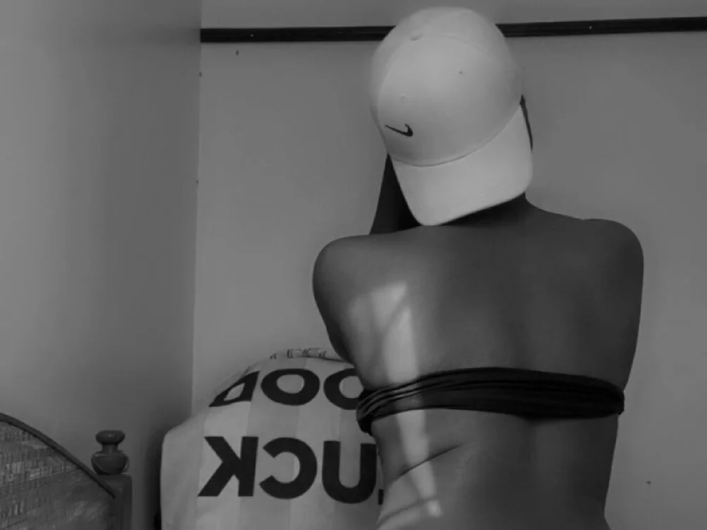 squirter30's Offline XXX Chat