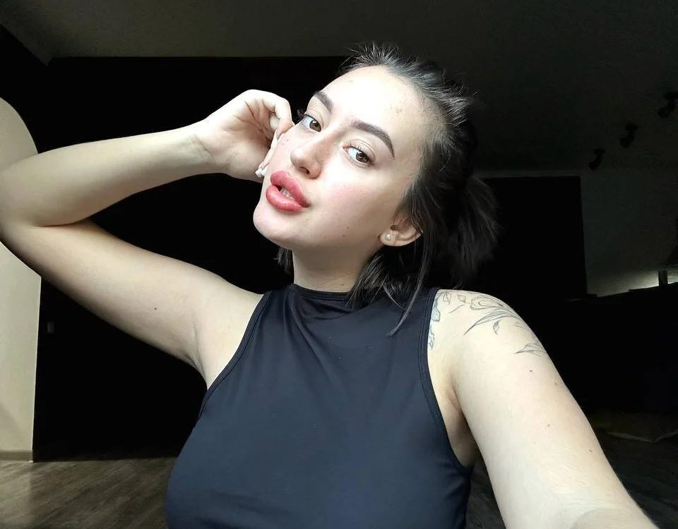 Lina_son Chat XXX offline