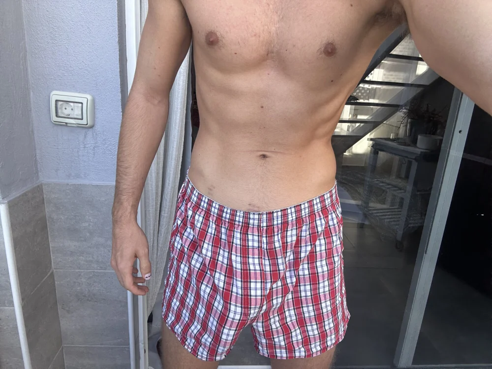 ห้องแชทออฟไลน์ของ Hung-Henry