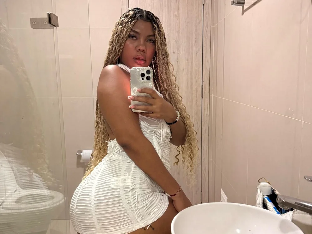 The_Latin_girls_ts' Offline XXX Chat