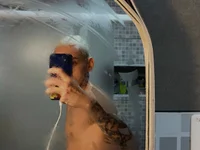 Astro7raro's webcam live show