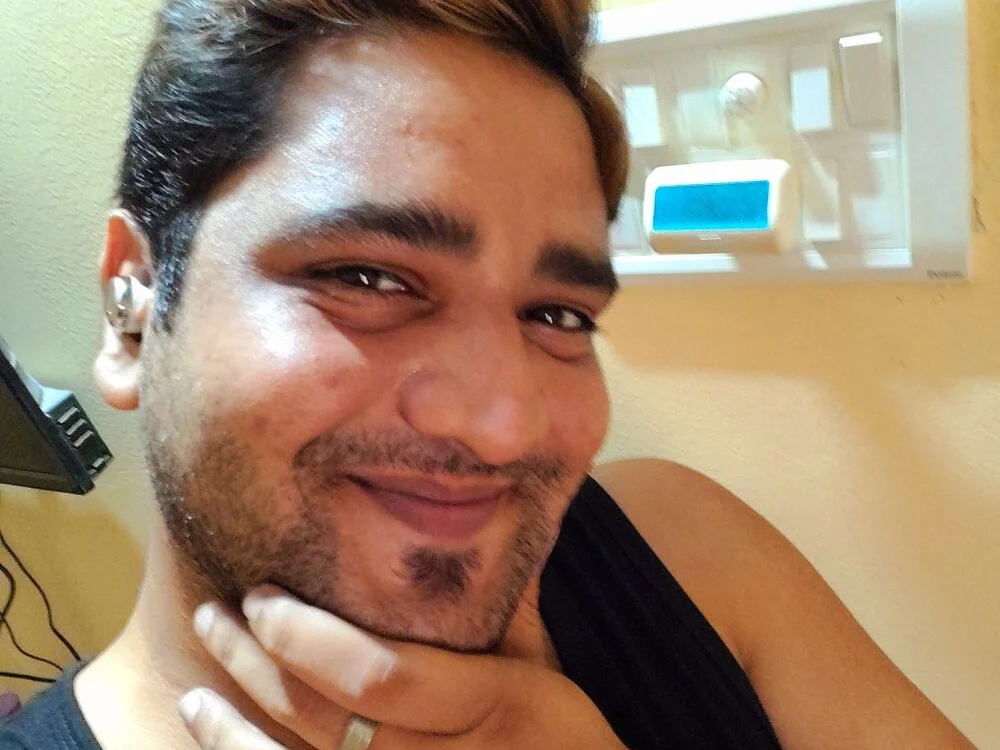 Офлайн-чат XXX Charmer-Boy