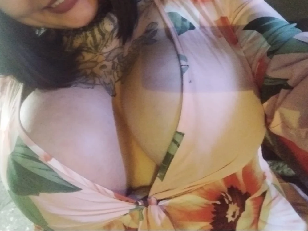 sherlytattos Offline XXX-chat