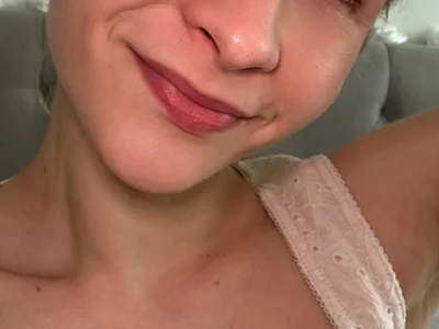 Sunny_Eve on StripChat
