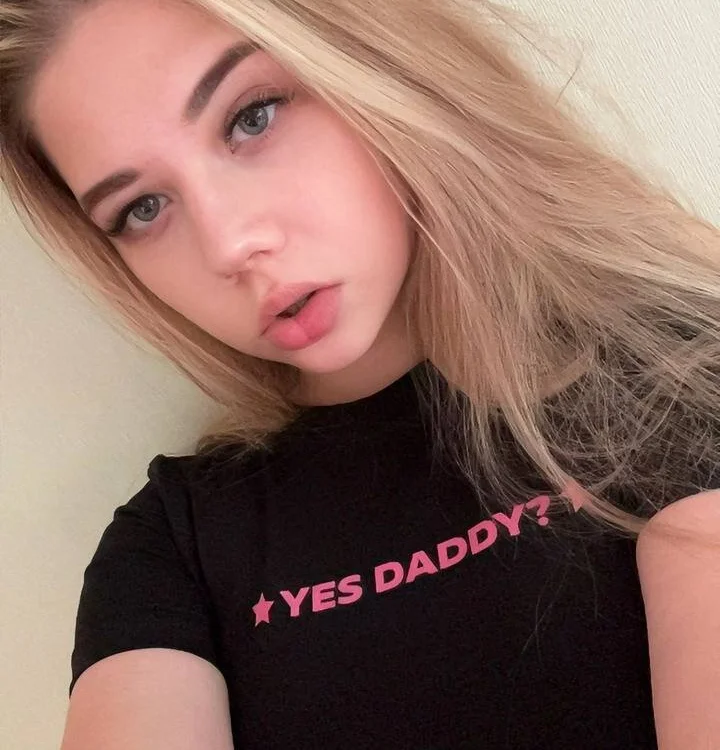 BirdieRivas' Offline XXX Chat